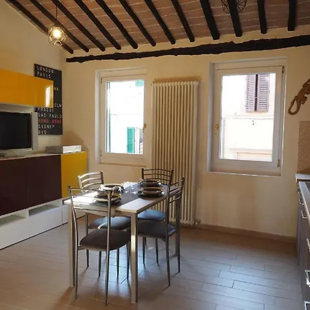Contrada House By Francigenaapartments Apartment Siena
